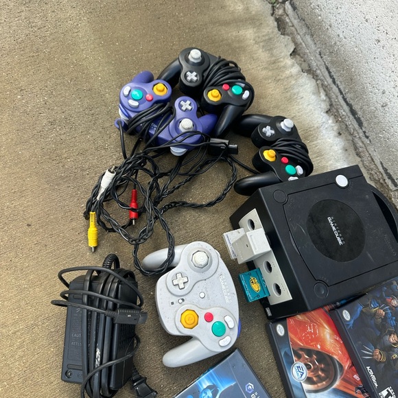 Vintage Nintendo GameCube Console Bundle - Black - Picture 9 of 9